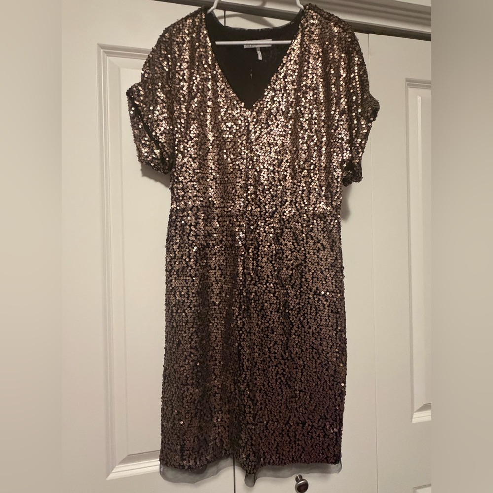 FRENCH CONNECTION sequin V-neck shift dress L